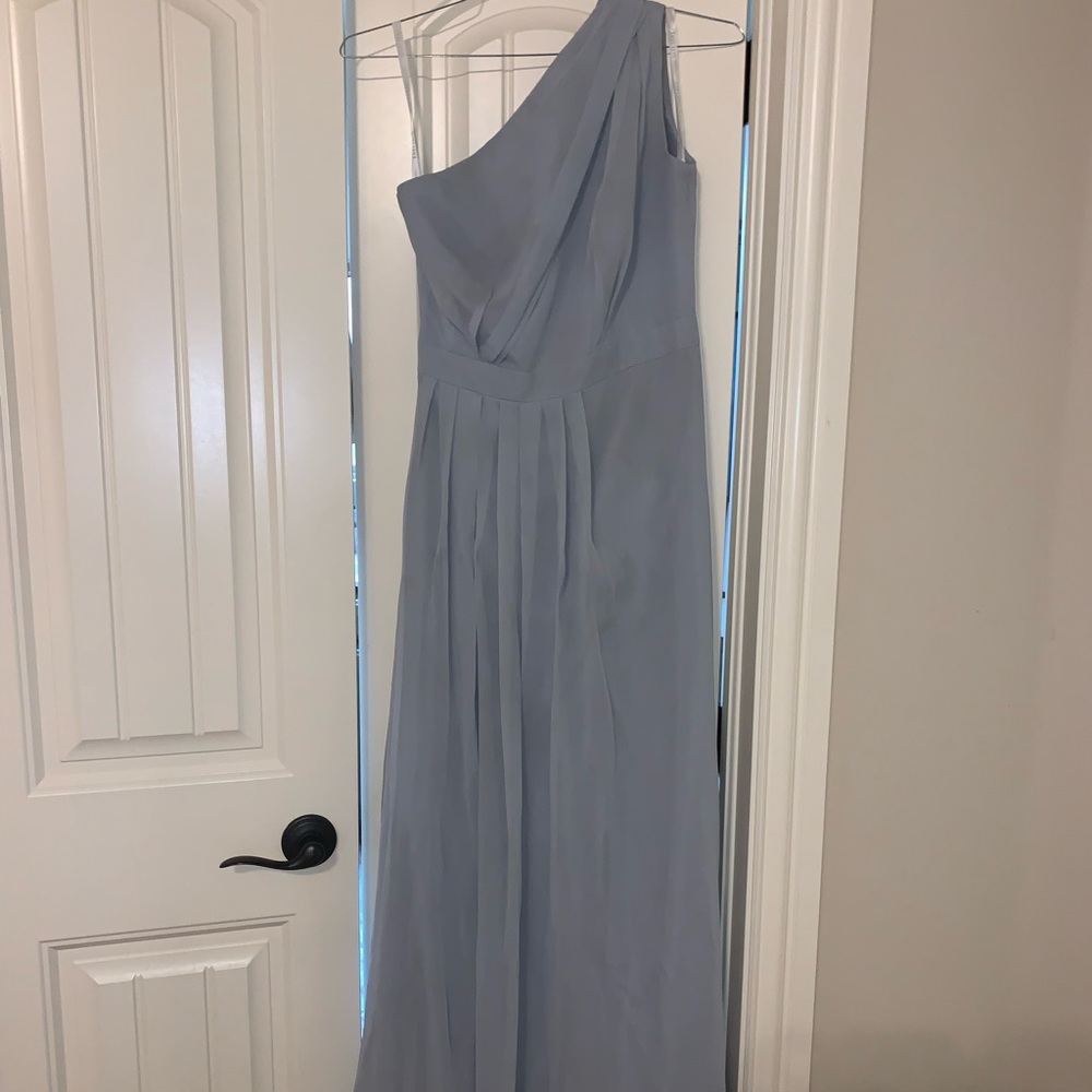 Bridesmaid dress. Size 6 but altered to fit size 4.